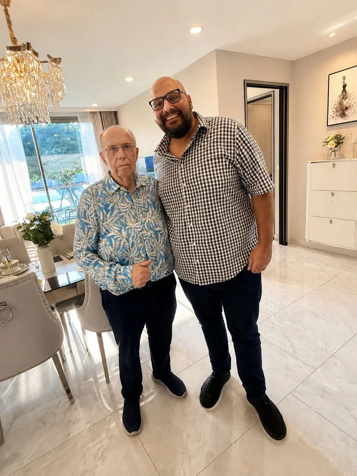 Reiner Calmund visiting Alexander Reifenschneider at Copacabana Coral Reef in Pattaya