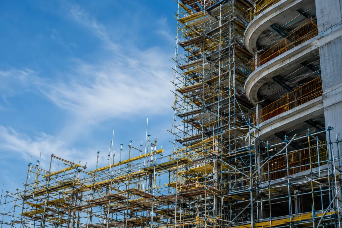 Hochhaus baustelle geruest rohbau in Pattaya, Thailand