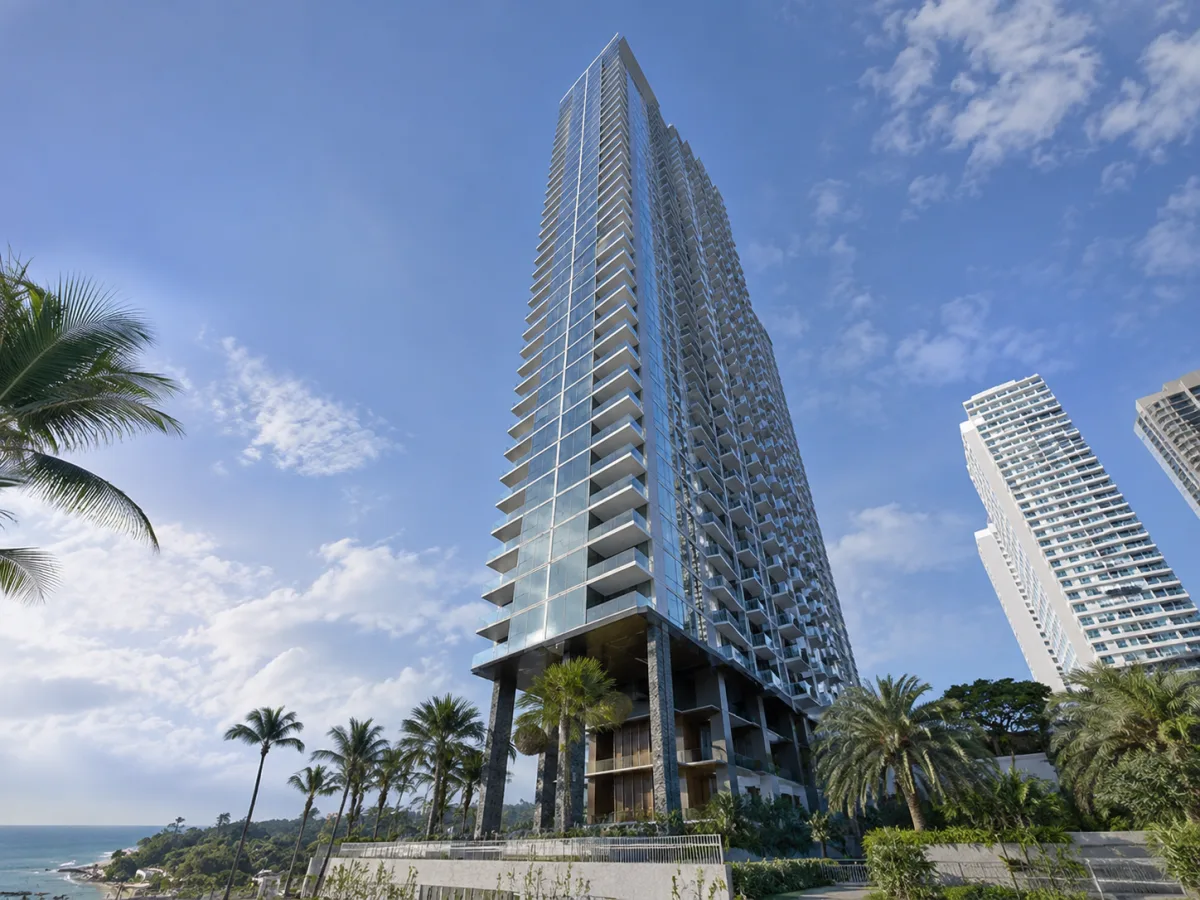 Luxus-Neubau-Hochhaus am Pattaya Beachfront – Beispiel für Qualität eines geprüften Bauträgers