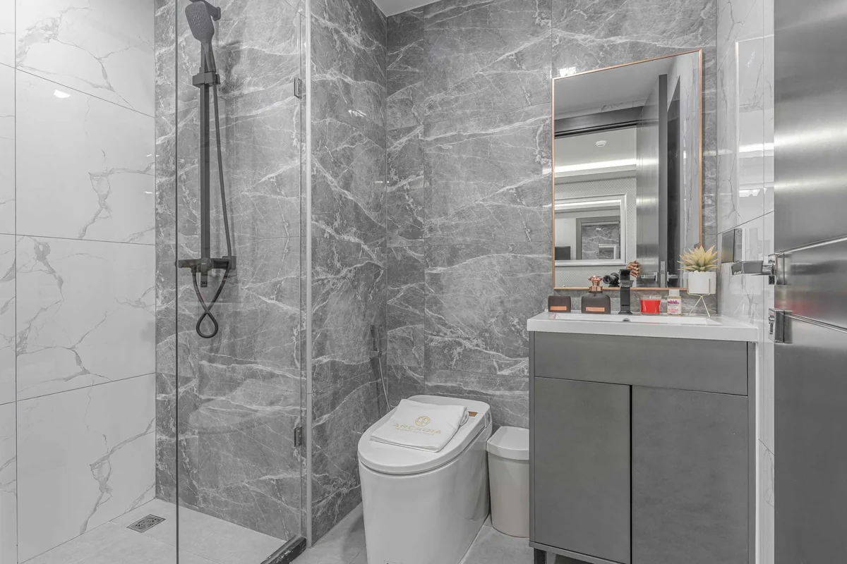 Arcadia Millennium Tower – Arcadia Millennium Tower Badezimmer Dusche Wc Scaled Jpg