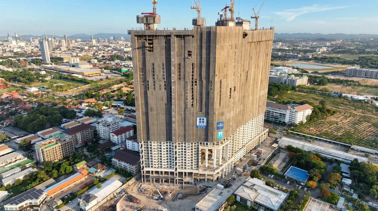 Copacabana Coral Reef Jomtien, Baufortschritt Juli 2026, Turmrohbau aus der Vogelperspektive