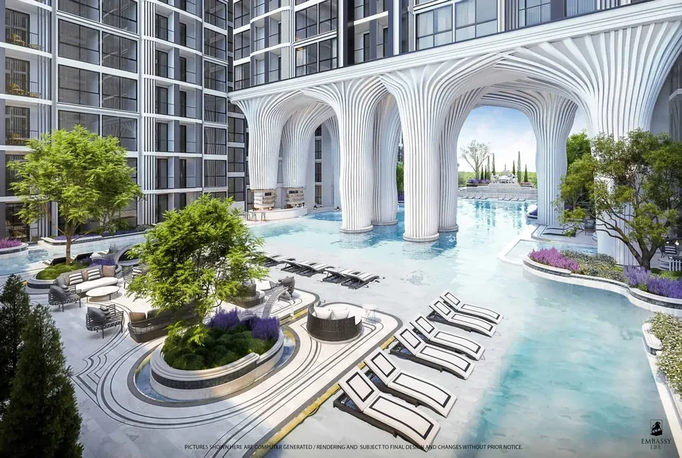 Embassy Life, Embassy Life Poolbereich Baeume Liegen Biomorphes Design Scaled Jpg